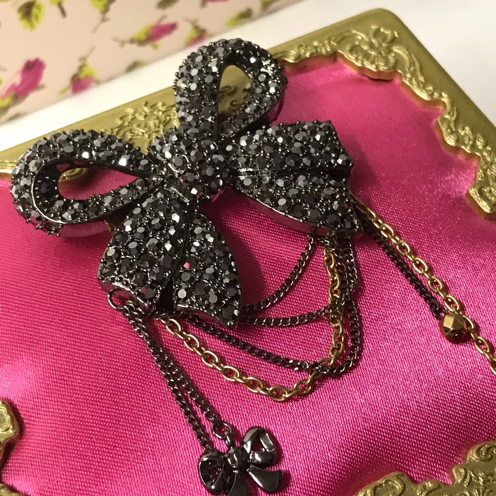 Betsey Johnson vintage bow brooch sweater pin new